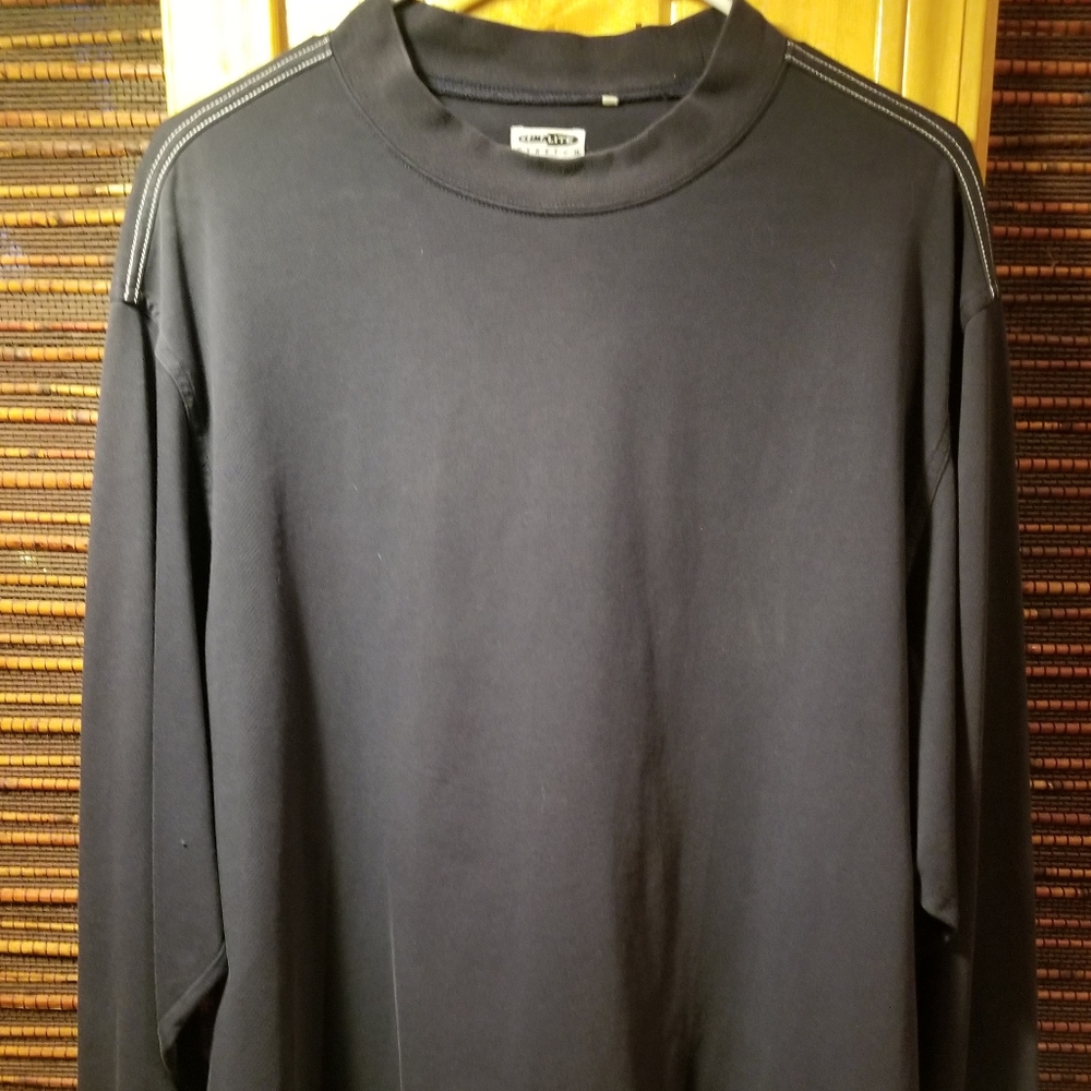 *Final Price Drop* Adidas climate stretch XL Shirt